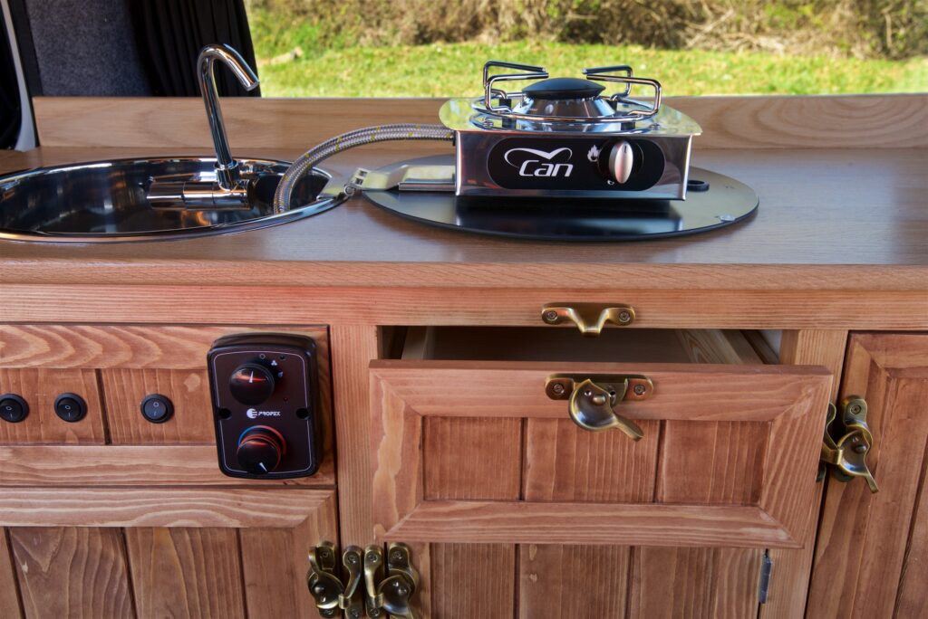 Sink and hob in VW Caddy conversion
